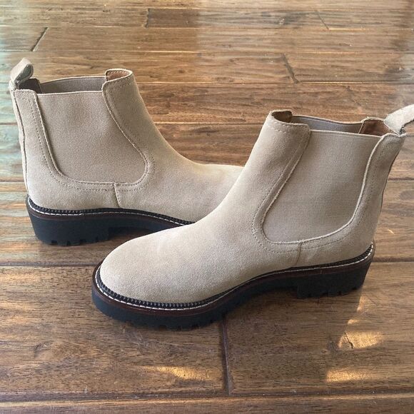 Caslon Chelsea Style Suede Lug Sole Boots Women's 6.5 Water-Resistant Beige/Tan - Picture 1 of 9